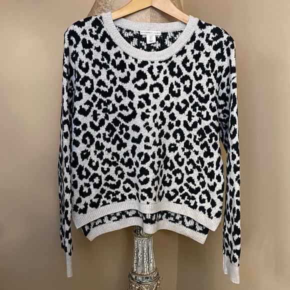 Sincerely Jules Cheetah Print Stretchy Soft Long-sleeve Sweater Size Small - Picture 4 of 12